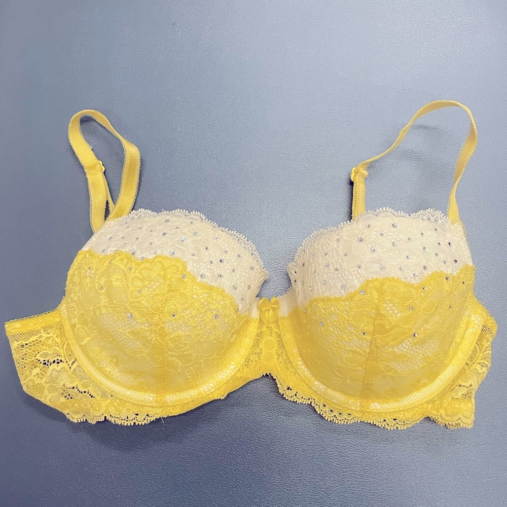 VICTORIA SECRET Dream Demi push up bra. 32C yellow